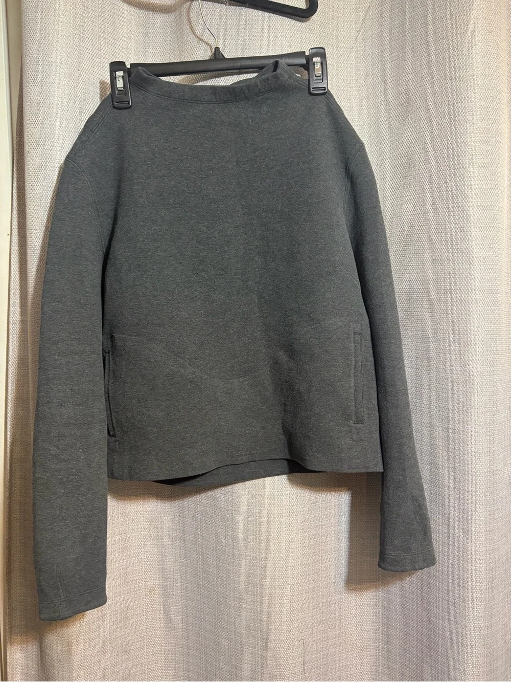lululemon athletica Charcoal Long-Sleeve Pullover